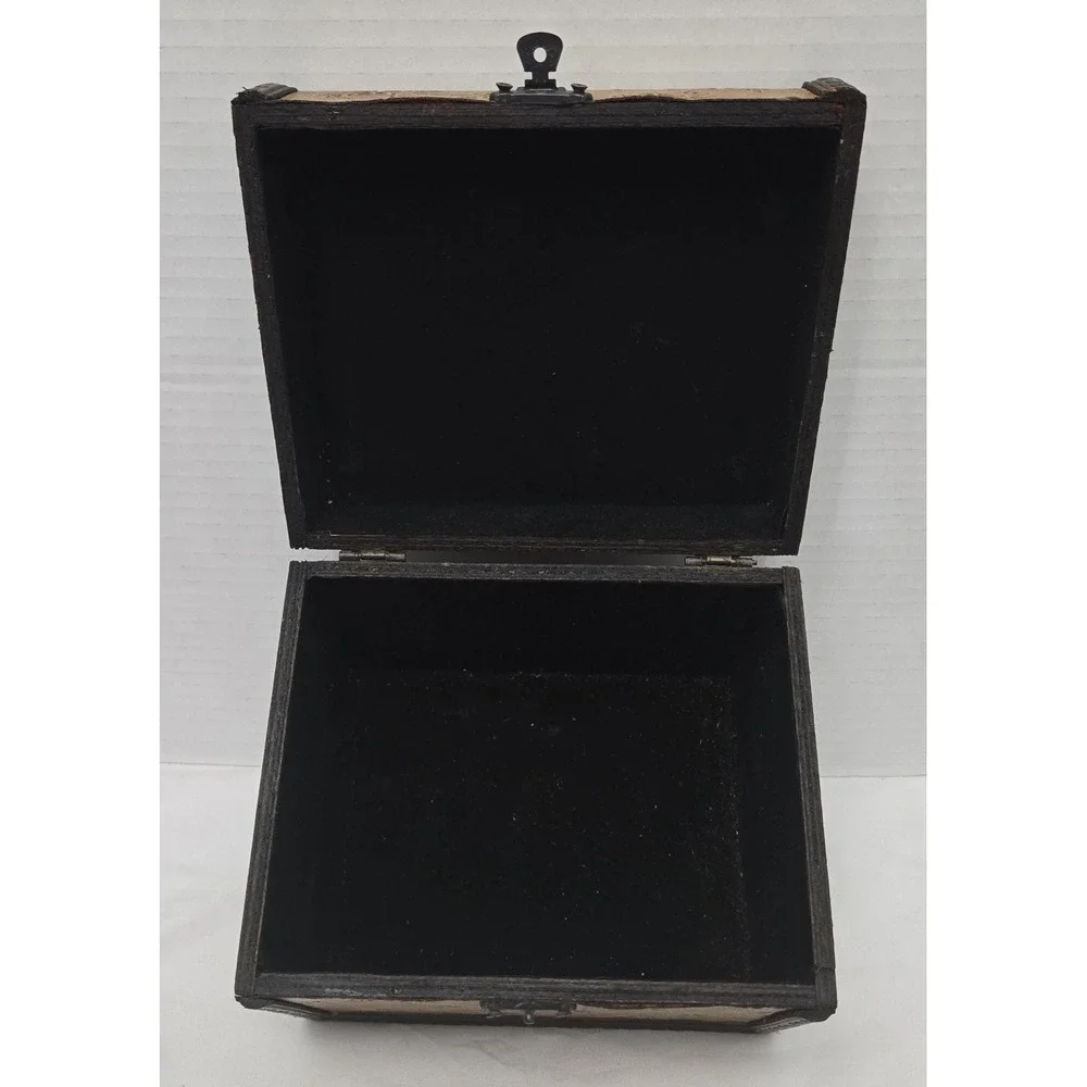 Vintage Wooden Floral Embossed Trinket & Jewelry Box W/Latch (Black Felt Lined)